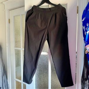 Lululemon essential high rise trouser 25” size 6